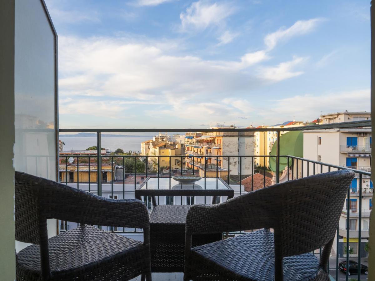 Rossella Holiday Home Sorrento Esterno foto